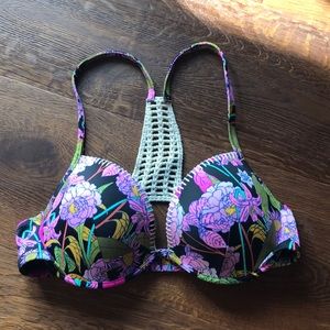 30 4D Victoria’s Secret swim top.